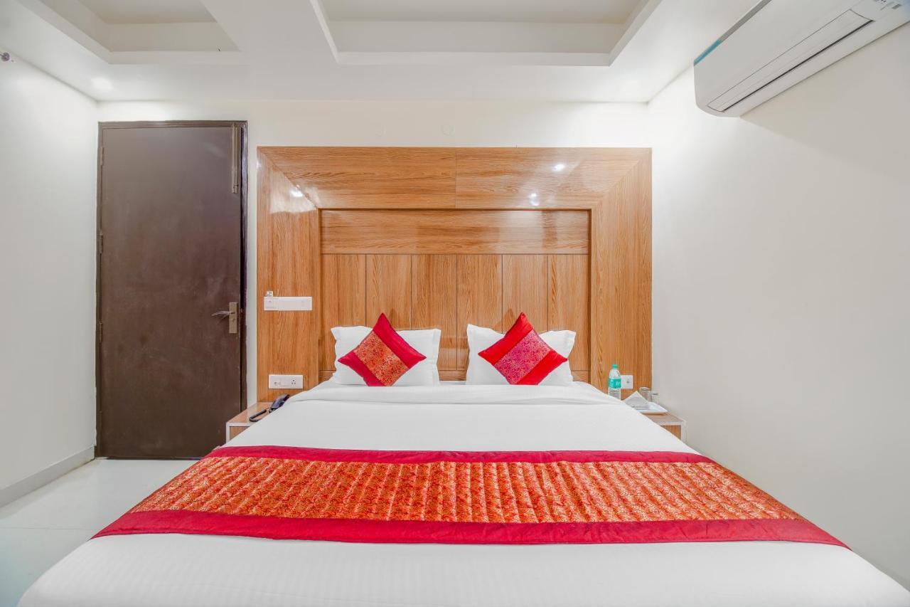 Hotel Classic Paradise New Delhi Extérieur photo